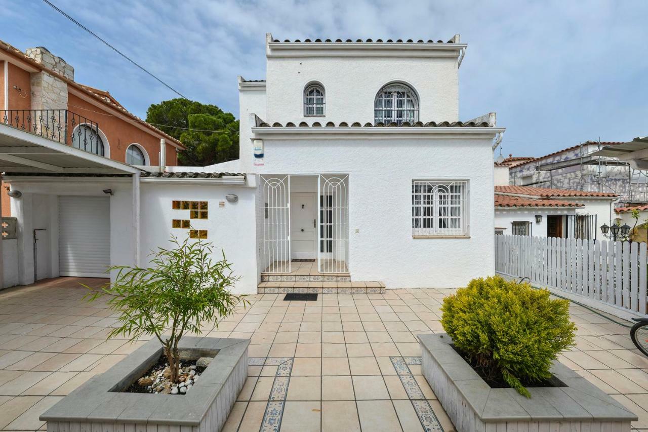 Villa Requesens On Canal เอมปูเรียบราบา ภายนอก รูปภาพ