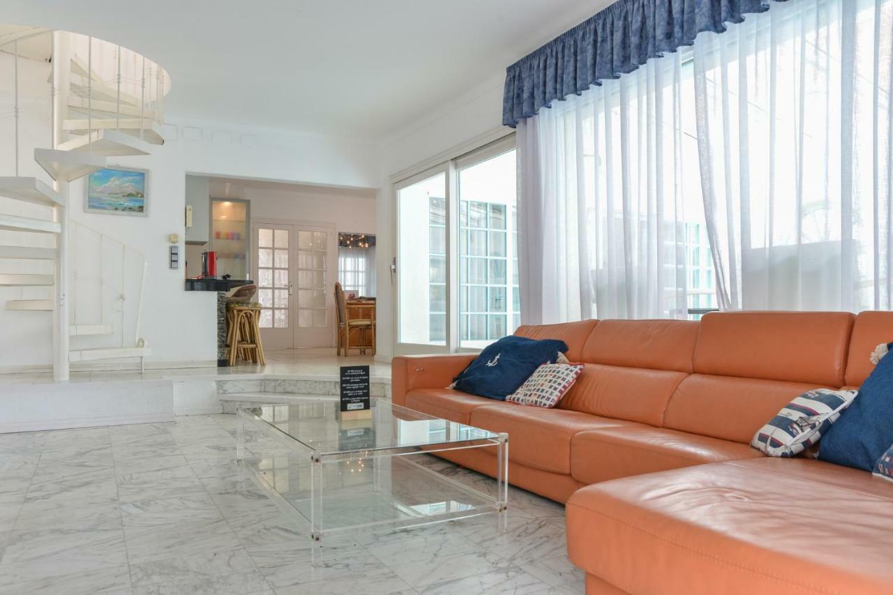 Villa Requesens On Canal เอมปูเรียบราบา ภายนอก รูปภาพ