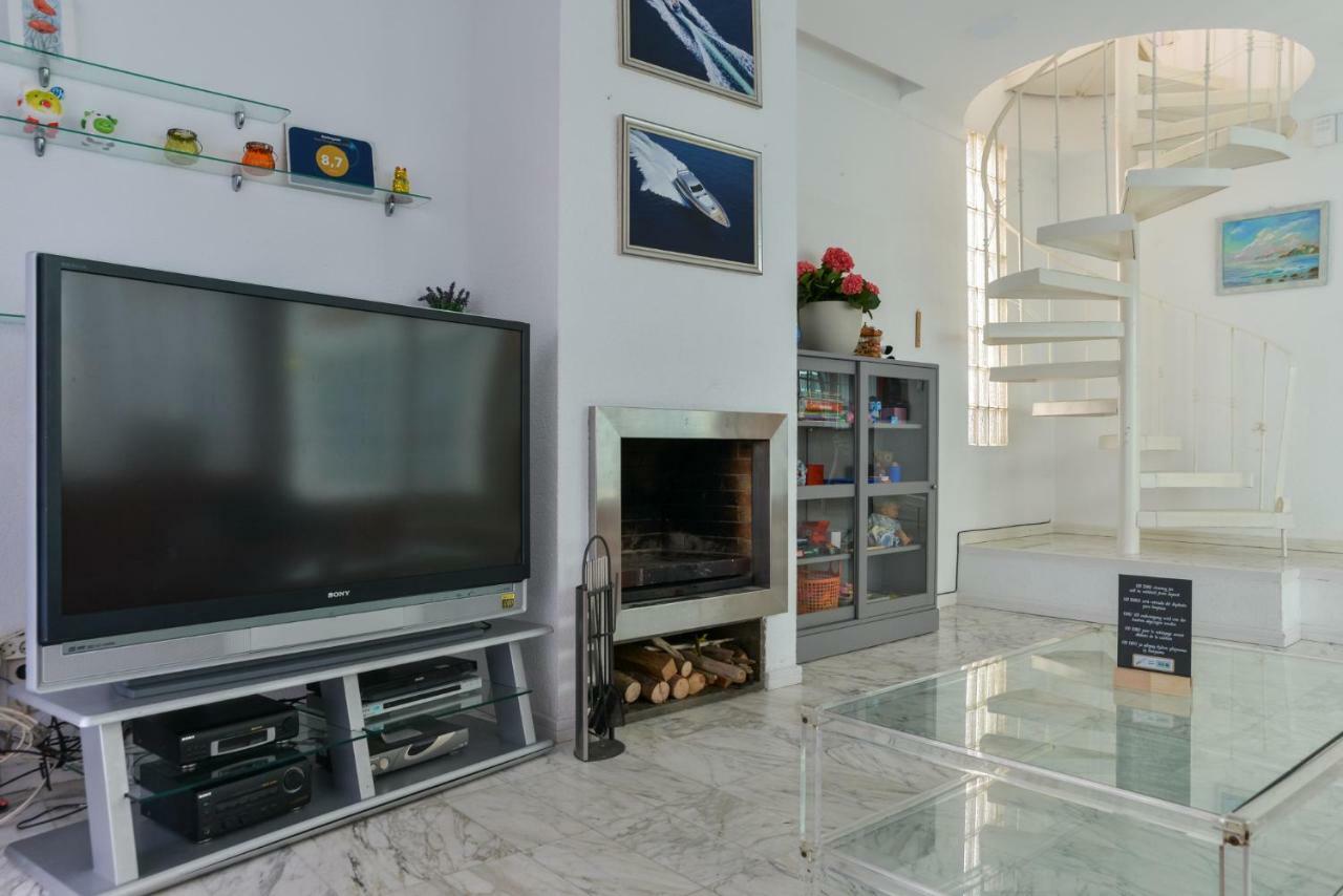 Villa Requesens On Canal เอมปูเรียบราบา ภายนอก รูปภาพ